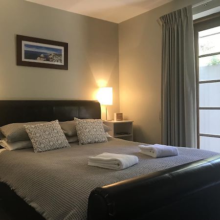 Waikiki Beach Bed And Breakfast Hopeland Exterior photo