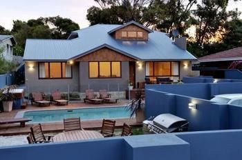 Waikiki Beach Bed And Breakfast Hopeland Exterior photo