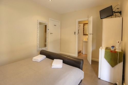 Waikiki Beach Bed And Breakfast Hopeland Exterior photo